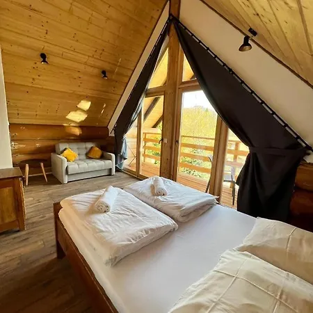 Jedlina - Naturalny Dom Z Bali Jodlowych Cisna Exterior foto